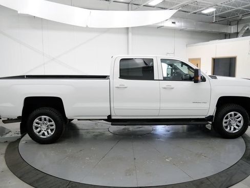 Used 2019 Chevrolet Silverado 3500 LT AWD/4WD image 8