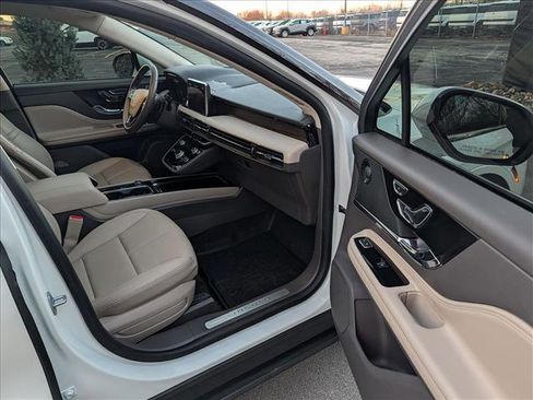 Certified 2022 Lincoln Corsair Reserve w/ Equipment Group 201A image 13