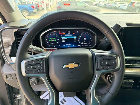 Used 2026 Chevrolet Silverado 1500 LT AWD/4WD image 25