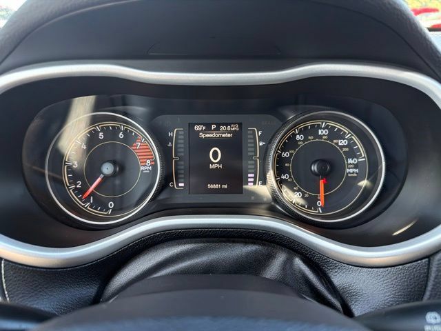 Used 2018 Jeep Cherokee Latitude Plus w/ Cold Weather Group AWD/4WD image 55