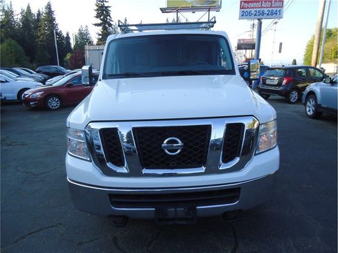 Used 2019 Nissan NV 3500 SL RWD image 2