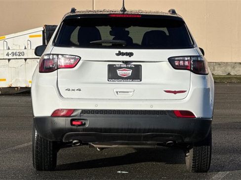 Used 2024 Jeep Compass Trailhawk image 7