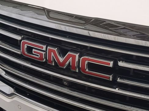 Used 2023 GMC Terrain SLT w/ Tech Package AWD/4WD image 12