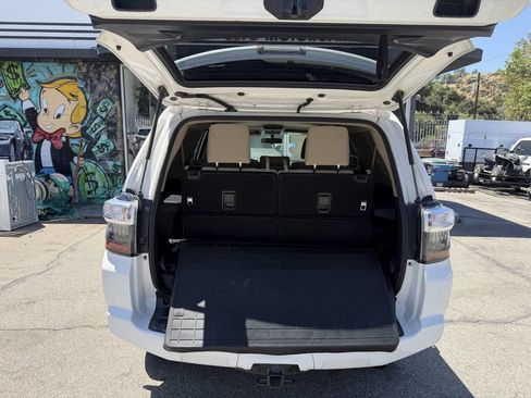 Used 2016 Toyota 4Runner SR5 image 15