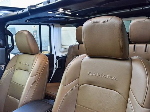 Used 2023 Jeep Wrangler Unlimited Sahara w/ Cold Weather Group image 23