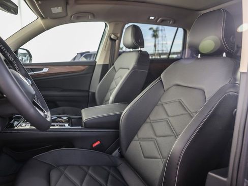 New 2026 Volkswagen Atlas SE FWD image 7
