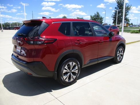 Used 2023 Nissan Rogue SV AWD/4WD image 7