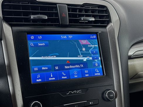 Used 2019 Ford Fusion SE image 21