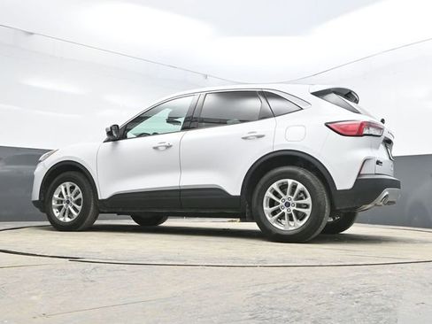 Used 2021 Ford Escape SE image 34