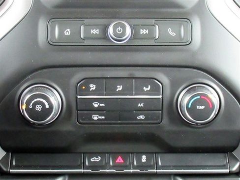 Used 2019 Chevrolet Silverado 1500 Custom w/ Custom Value Package AWD/4WD image 22