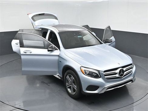 Used 2018 Mercedes-Benz GLC 350e 4MATIC image 54