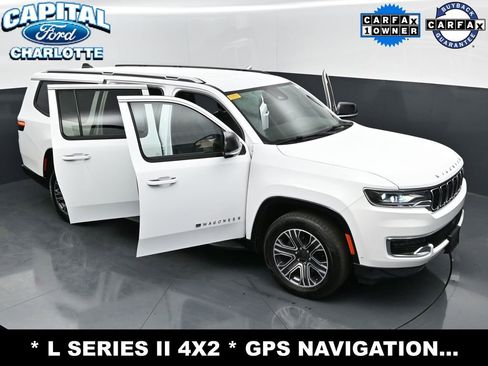 Used 2024 Jeep Wagoneer L Series II RWD image 36