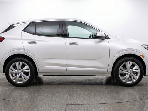 Used 2025 Buick Encore GX Preferred FWD image 11