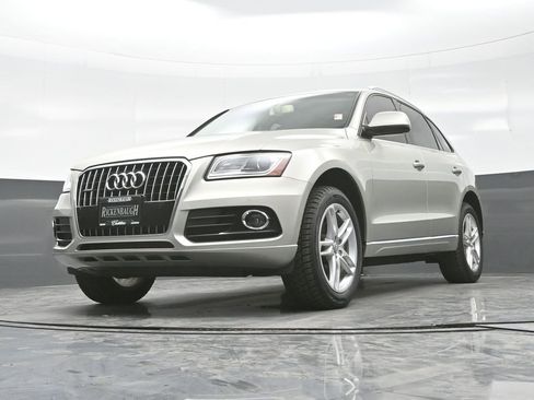 Used 2017 Audi Q5 2.0T Premium Plus w/ Technology Package AWD/4WD image 24