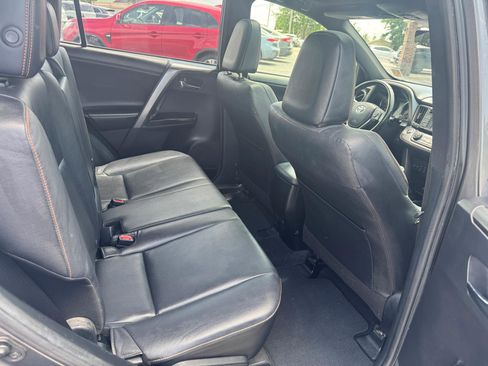 Used 2018 Toyota RAV4 SE w/ Power Extra Value Package FWD image 11