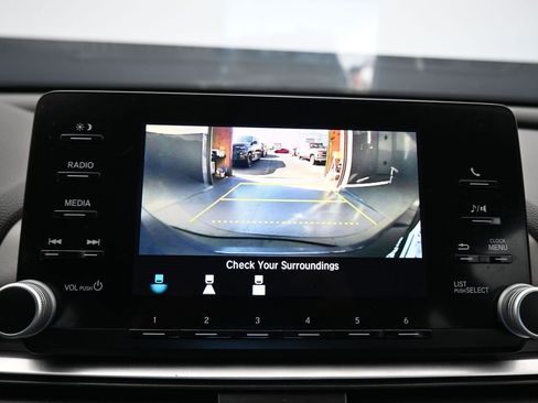 Used 2018 Honda Accord LX image 18