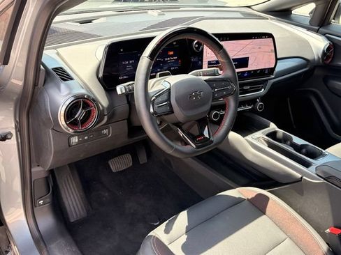 Used 2024 Chevrolet Equinox EV RS FWD image 11