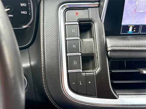 Used 2021 GMC Yukon AT4 w/ Technology Package image 18