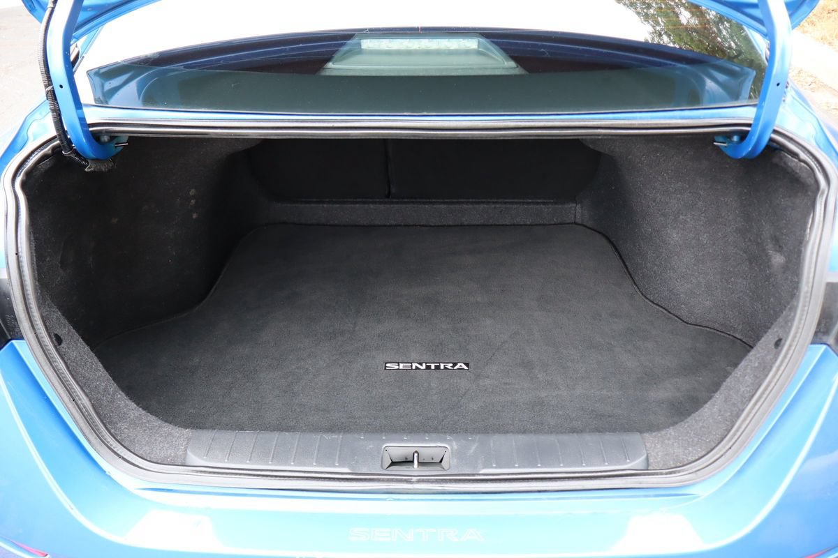 Used 2022 Nissan Sentra SV FWD image 14