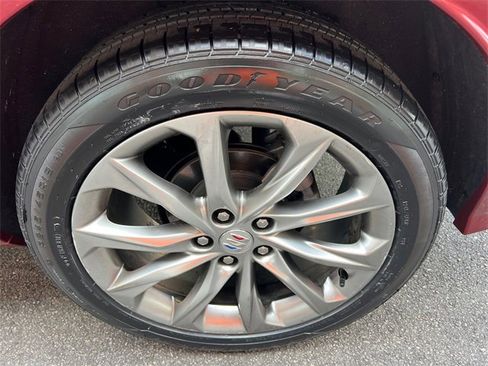 Used 2024 Buick Encore GX Avenir image 19