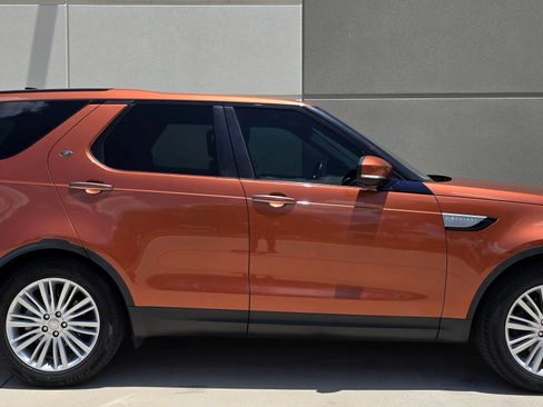 Used 2018 Land Rover Discovery HSE Luxury AWD/4WD image 9