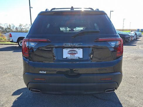 Used 2023 GMC Acadia SLE w/ Driver Convenience Package image 6