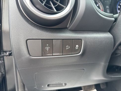 Used 2023 Hyundai Kona SEL AWD/4WD image 18