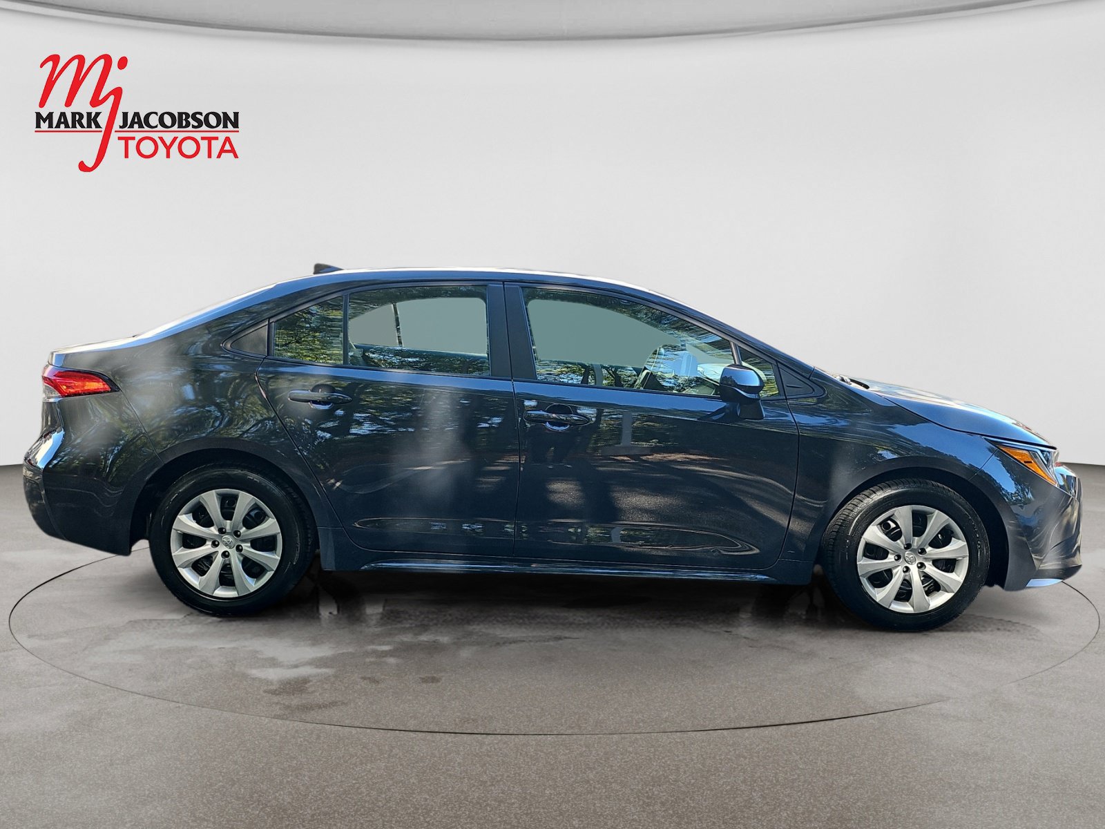 Used 2024 Toyota Corolla LE FWD image 7