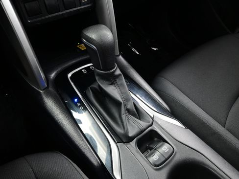 Used 2022 Toyota Corolla Cross LE image 21