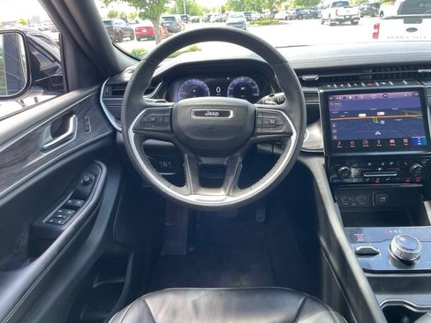 Used 2024 Jeep Grand Cherokee Limited w/ Luxury Tech Group II AWD/4WD image 13