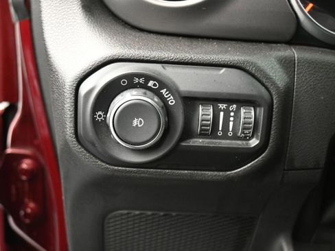 Used 2022 Jeep Wrangler Sport AWD/4WD image 15