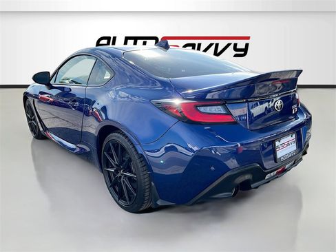 Used 2024 Toyota GR86 Premium image 5