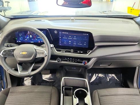 Used 2025 Chevrolet Equinox LT FWD image 37