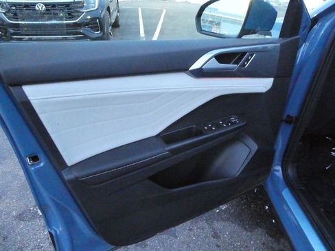 New 2026 Volkswagen Taos SEL AWD/4WD image 22