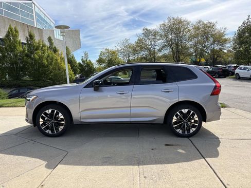 Used 2026 Volvo XC60 B5 Plus w/ Protection Package Premier AWD/4WD image 4