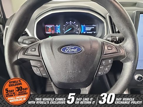 Used 2021 Ford Edge SE image 19
