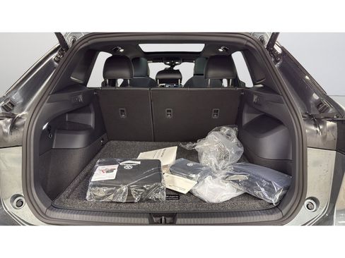 New 2026 Volkswagen Tiguan SE R-Line image 38