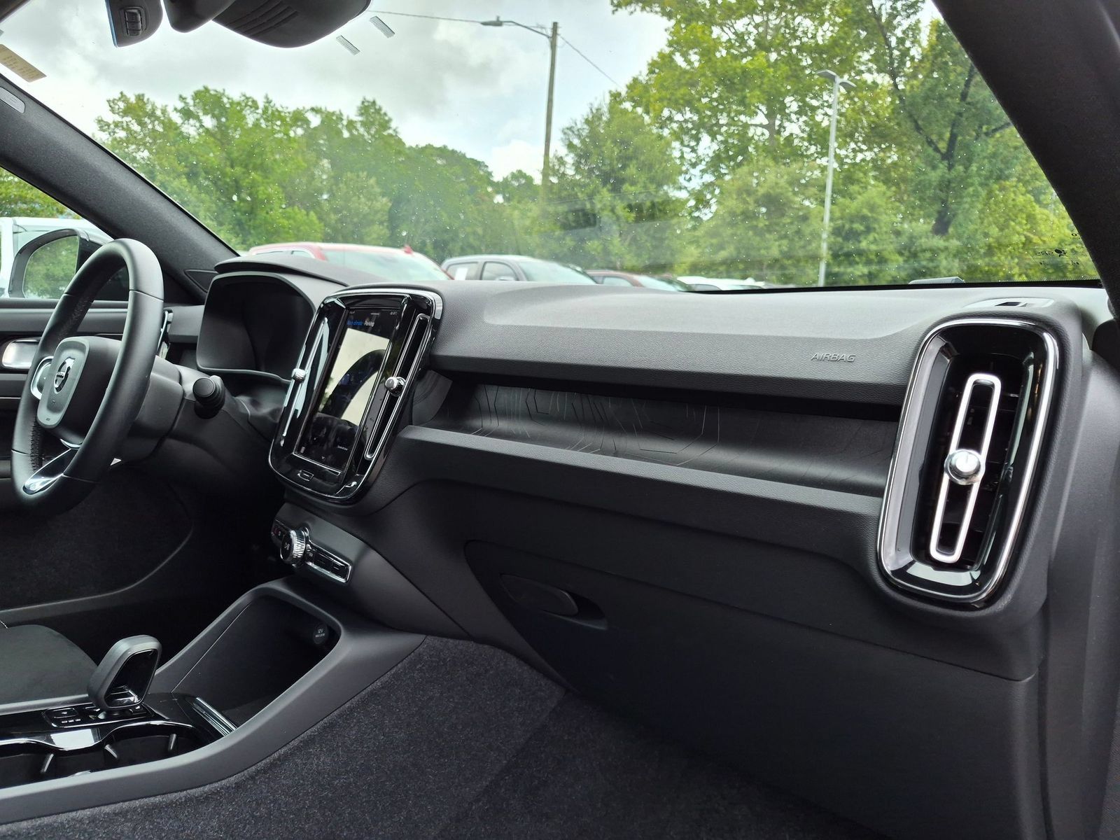 Used 2023 Volvo C40 P8 Recharge Ultimate w/ Protection Package Premier AWD/4WD image 39