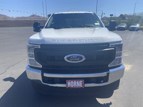Used 2022 Ford F250 XL w/ Power Equipment Group AWD/4WD image 6