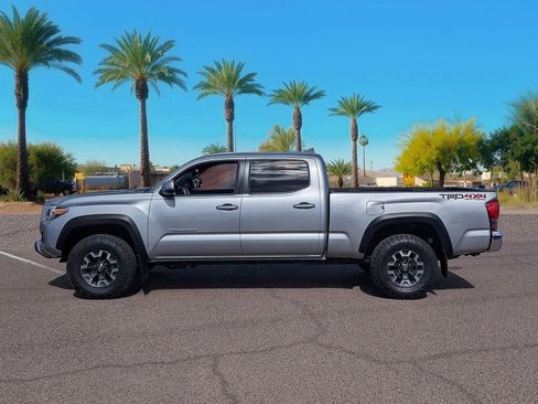 Used 2017 Toyota Tacoma TRD Off-Road w/ Tow Package image 2