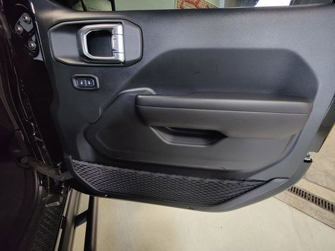 Used 2021 Jeep Gladiator Rubicon image 14