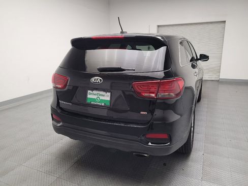 Used 2019 Kia Sorento L image 7