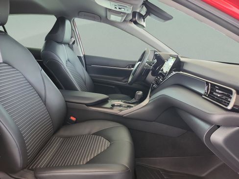 Used 2023 Toyota Camry SE w/ Convenience Package FWD image 19