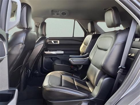 Used 2023 Ford Explorer XLT w/ Equipment Group 202A image 13