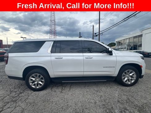 Used 2021 Chevrolet Suburban Premier w/ Premium Package AWD/4WD image 24