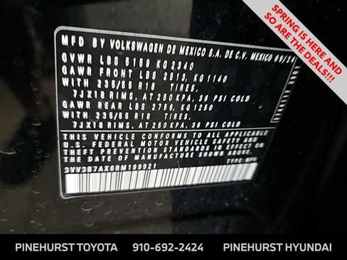 Used 2024 Volkswagen Tiguan SE image 5