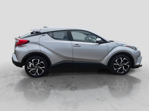 Used 2019 Toyota C-HR XLE FWD image 9