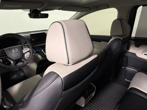 Used 2026 Honda Odyssey Elite image 38