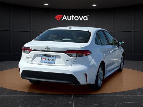 Used 2023 Toyota Corolla LE w/ LE Convenience Package FWD image 5
