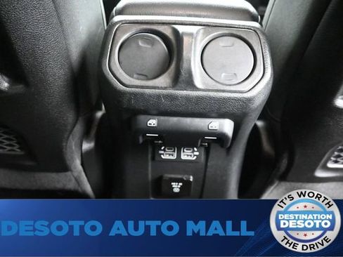 Used 2022 Jeep Gladiator Rubicon AWD/4WD image 15